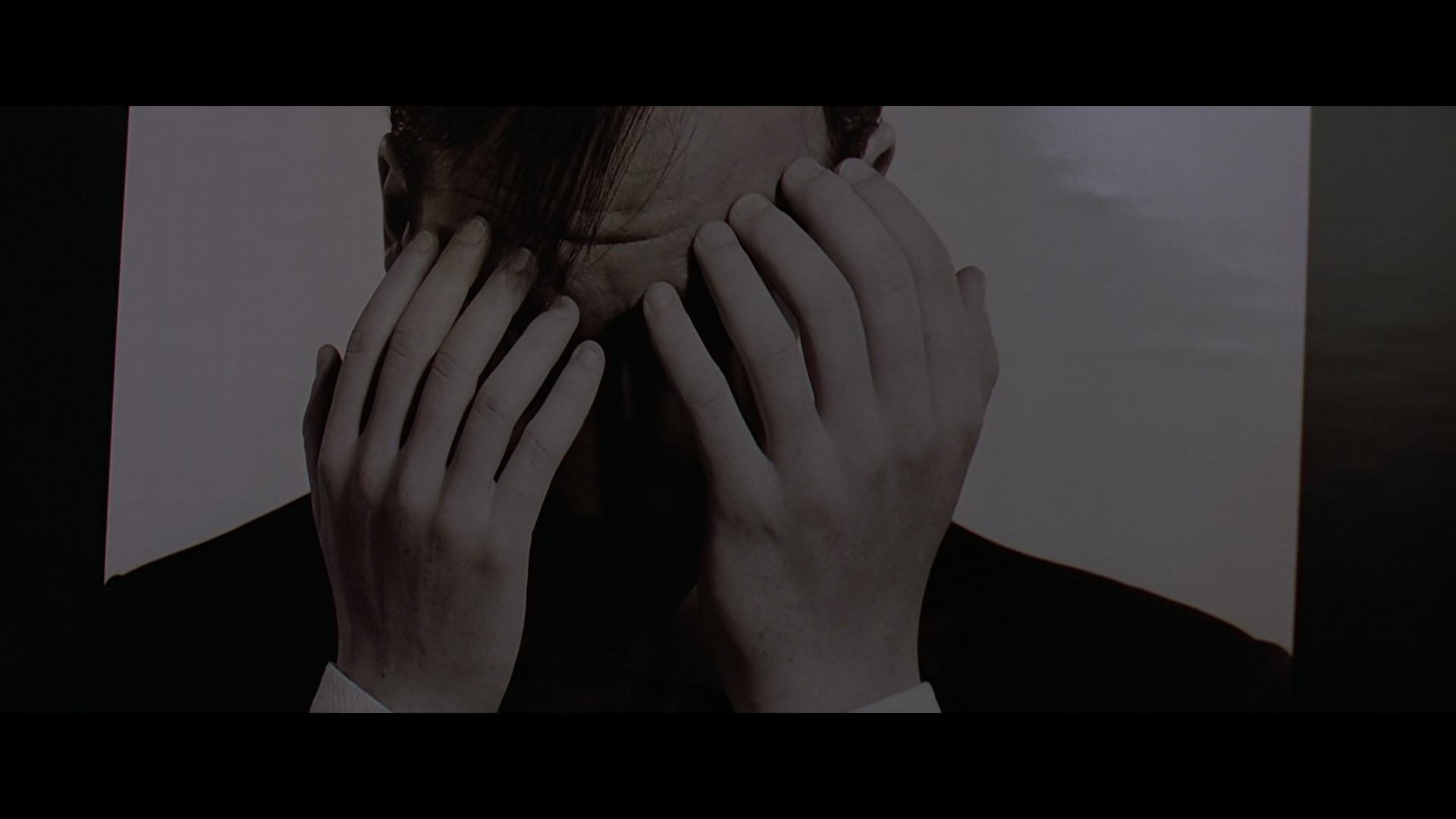 A pianist with six fingers (Source - movie Gattaca)