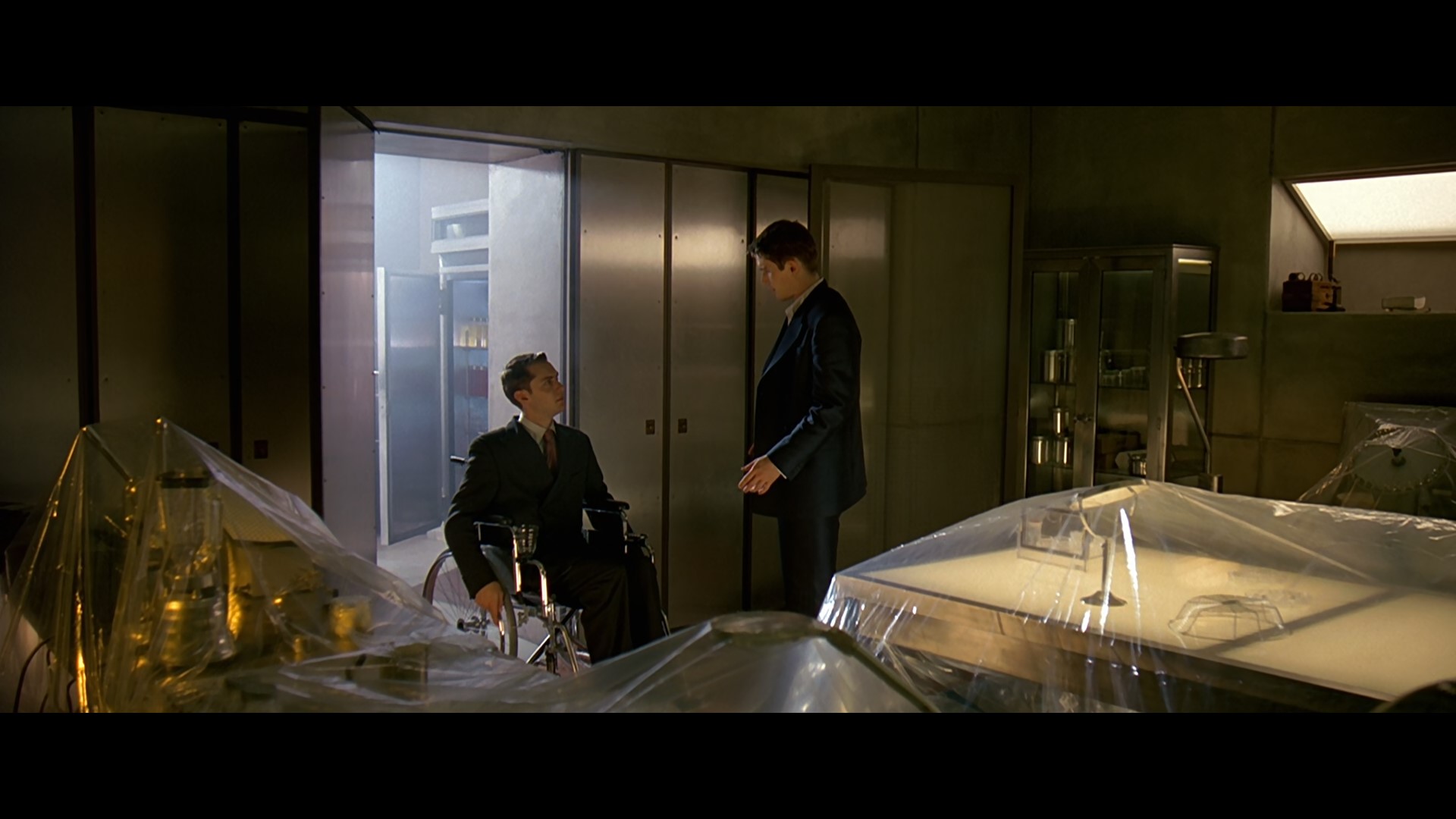 Vincent receives help from Jerome (Source - movie Gattaca)